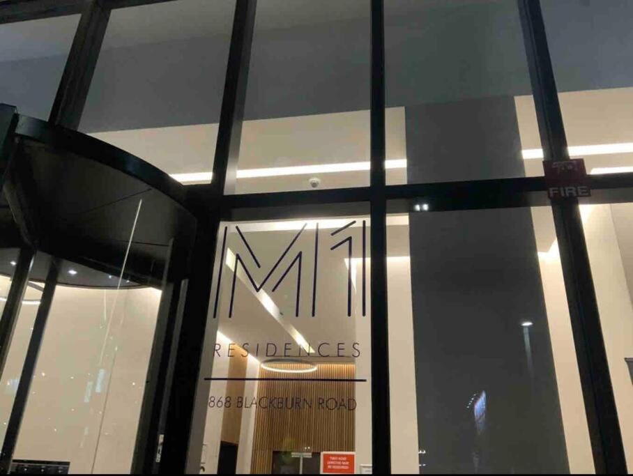 M-City Apartment - Executive Twin King Ensuites - Fully Equipped - Free Parking, Fast Wifi, Smart Tv, Netflix, Complementary Drinks & Amenities - M-City Shopping Centre Clayton 3168 المظهر الخارجي الصورة